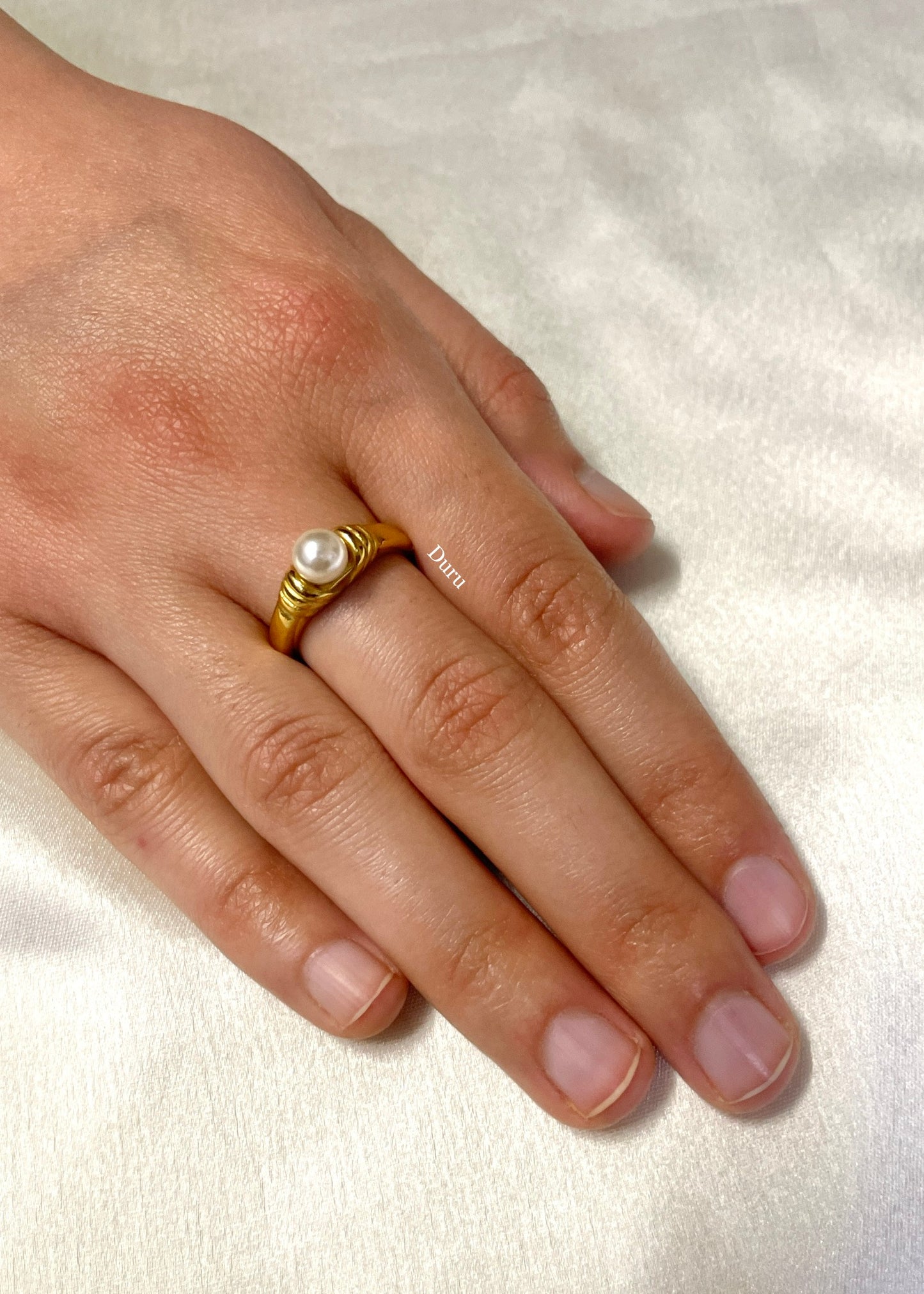 Timeless pearl ring