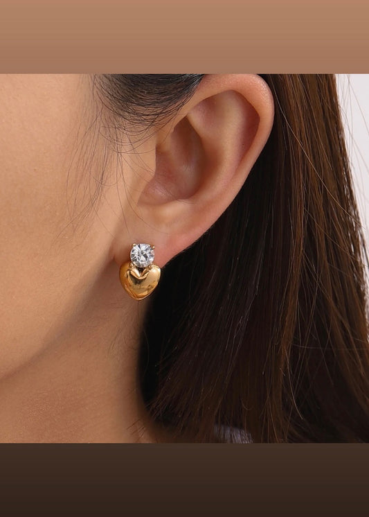 Solitaire love earrings