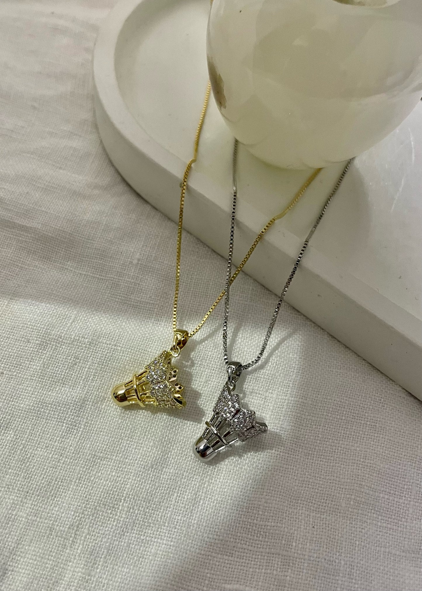 Shuttlecock necklace