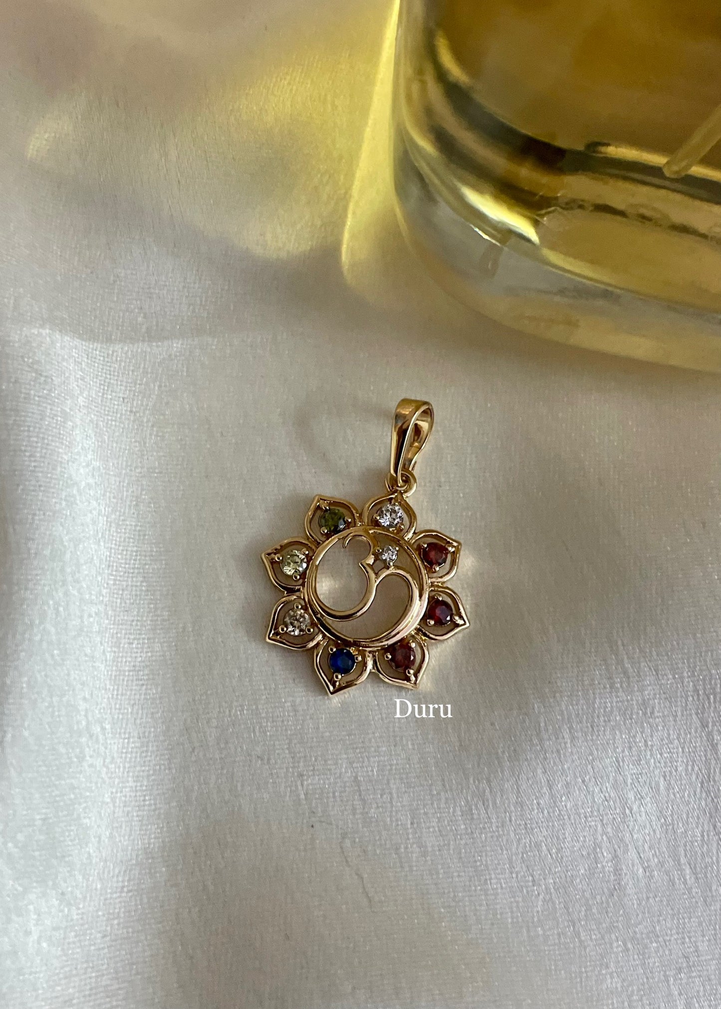 Divine om pendant