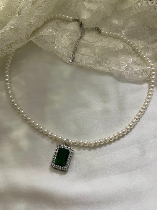 Pearl radiance necklace