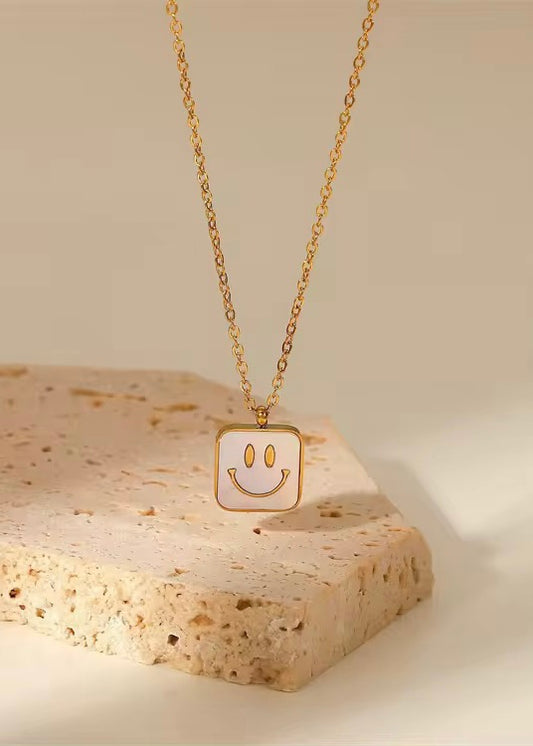 Smily necklace