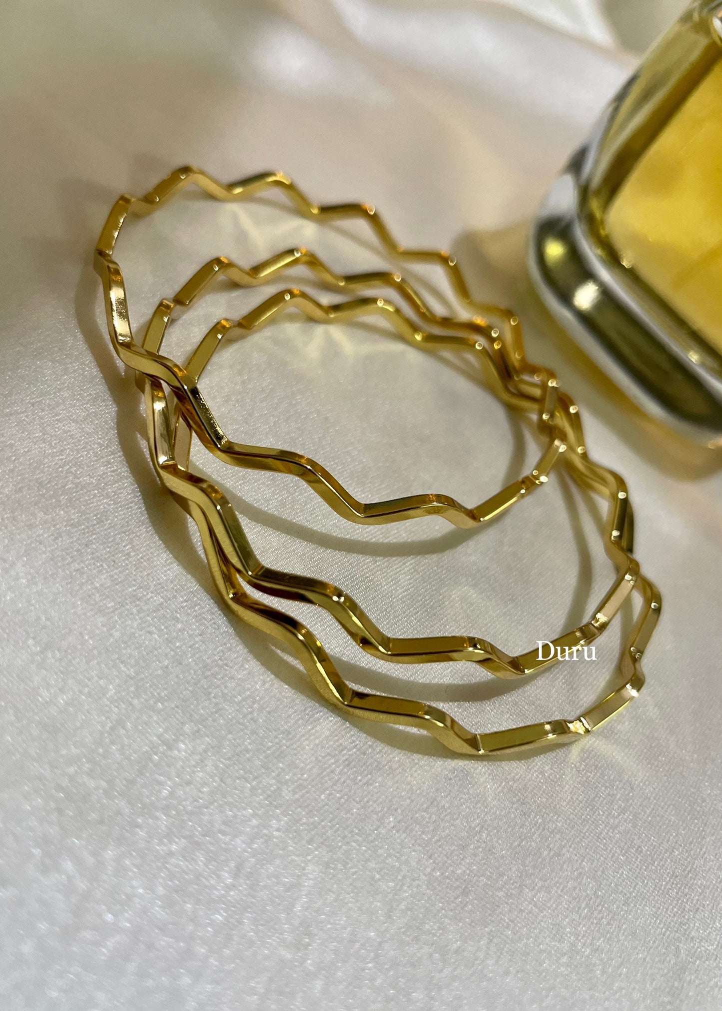 Wave bangles(Set of 3)