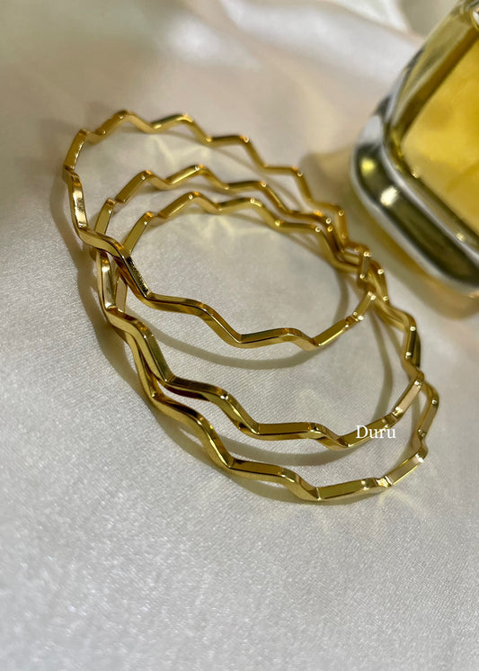 Wave bangles(Set of 3)