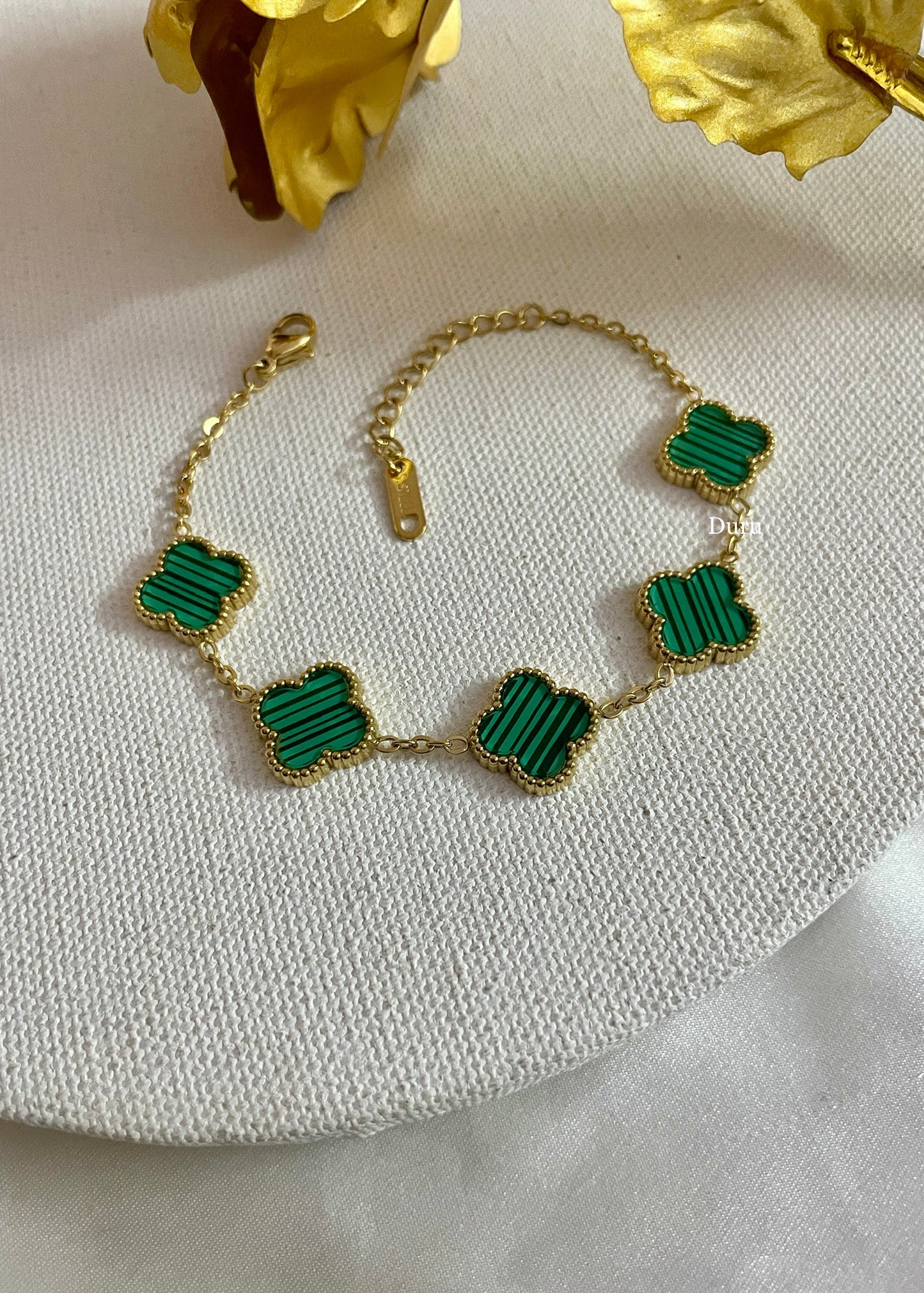 Green clover bracelet