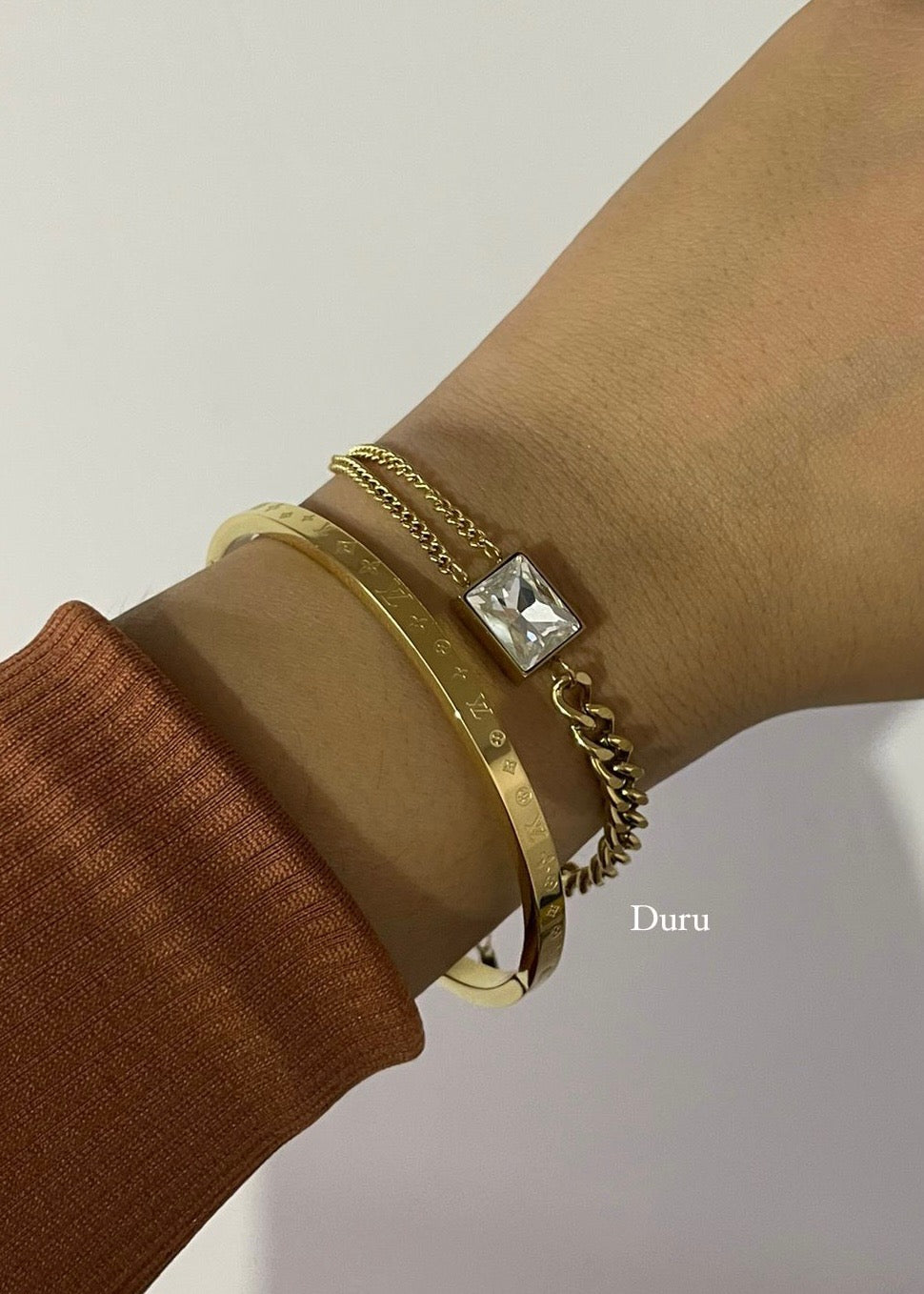 True solitaire bracelet