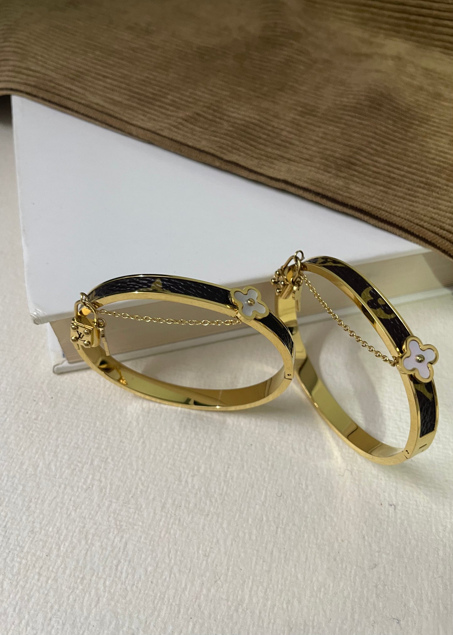Dancing chain bracelet