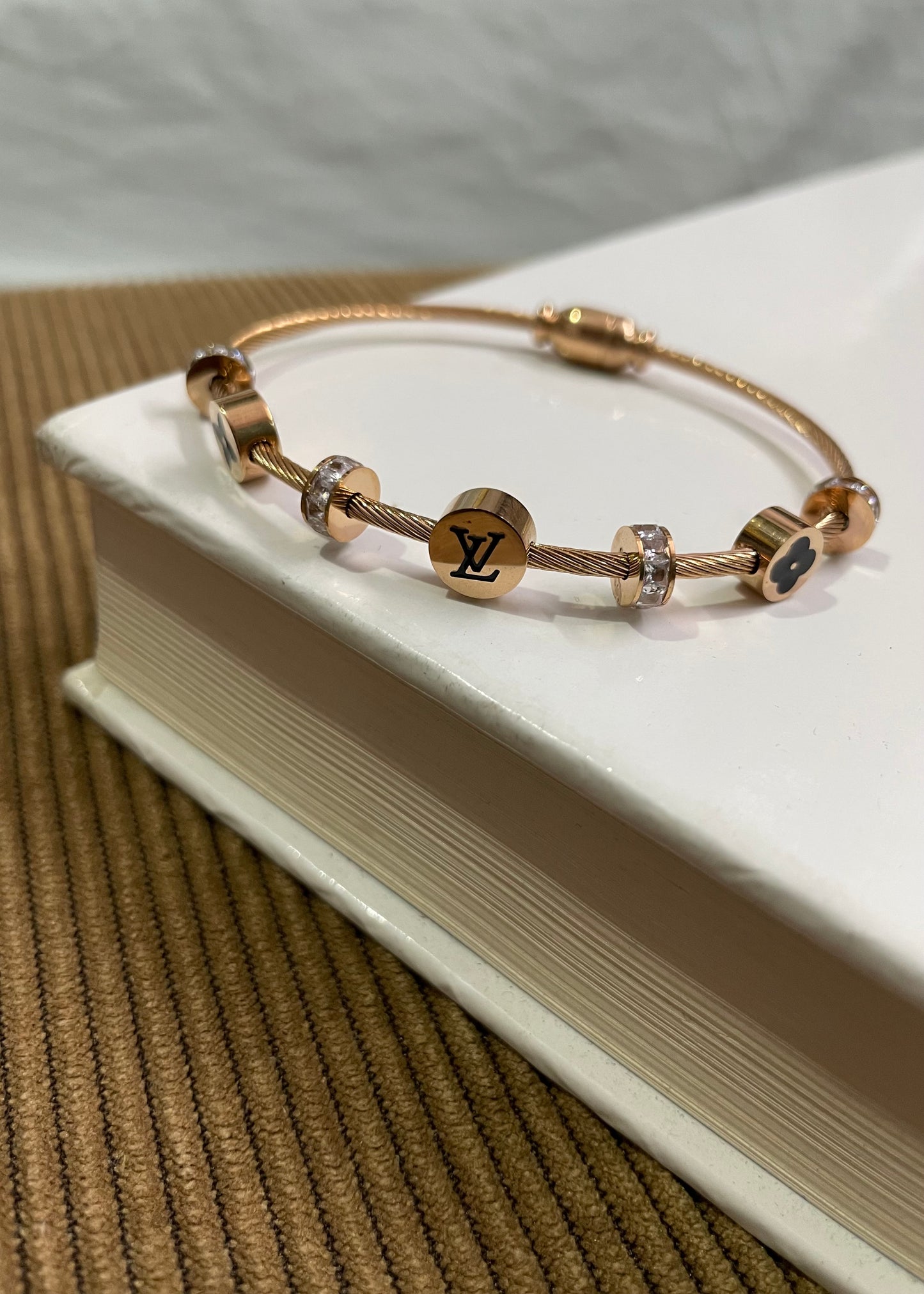 Liva bracelet