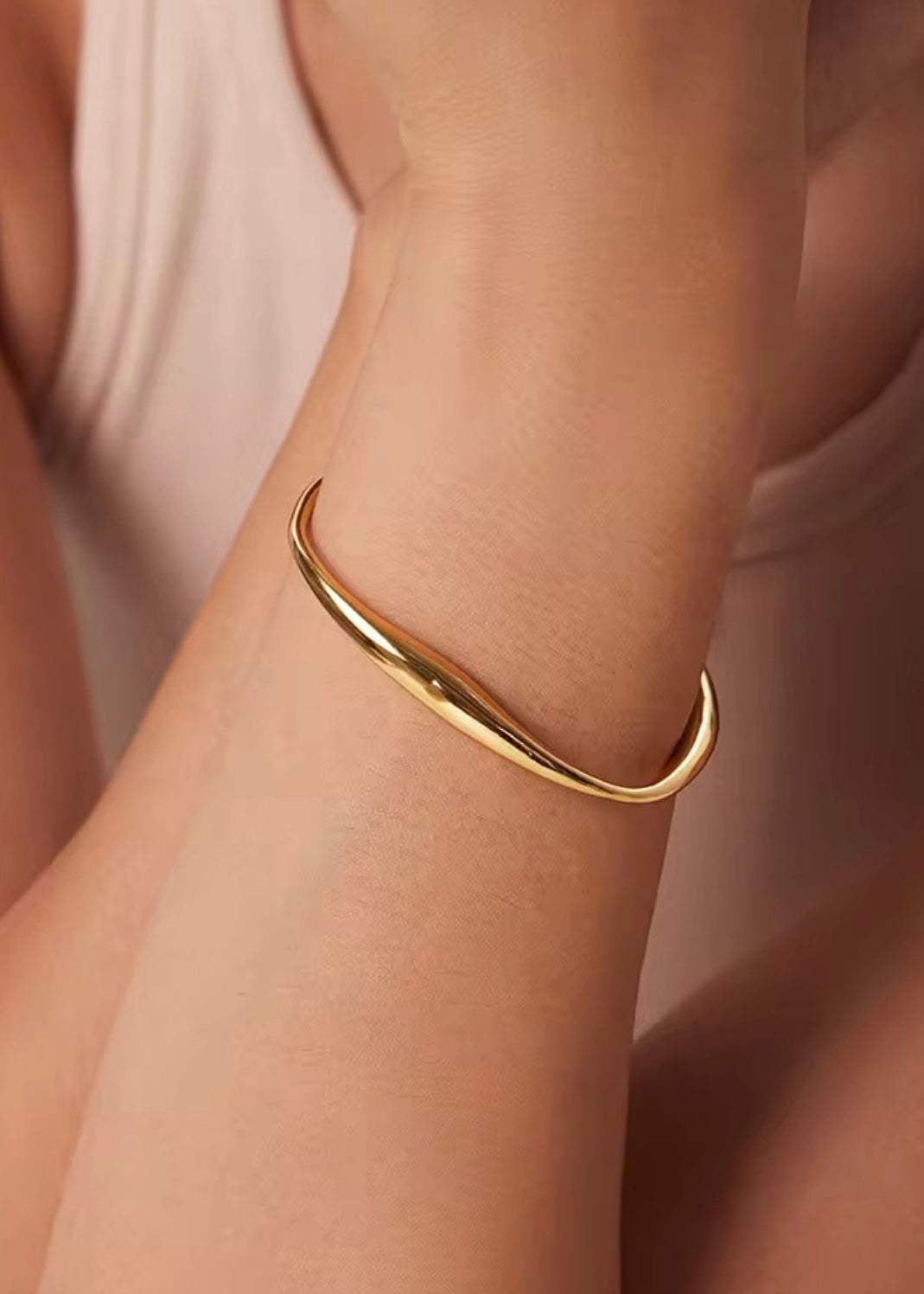 Gilded wave bracelet