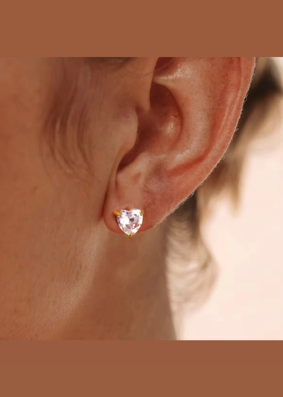 Heart solitaire studs