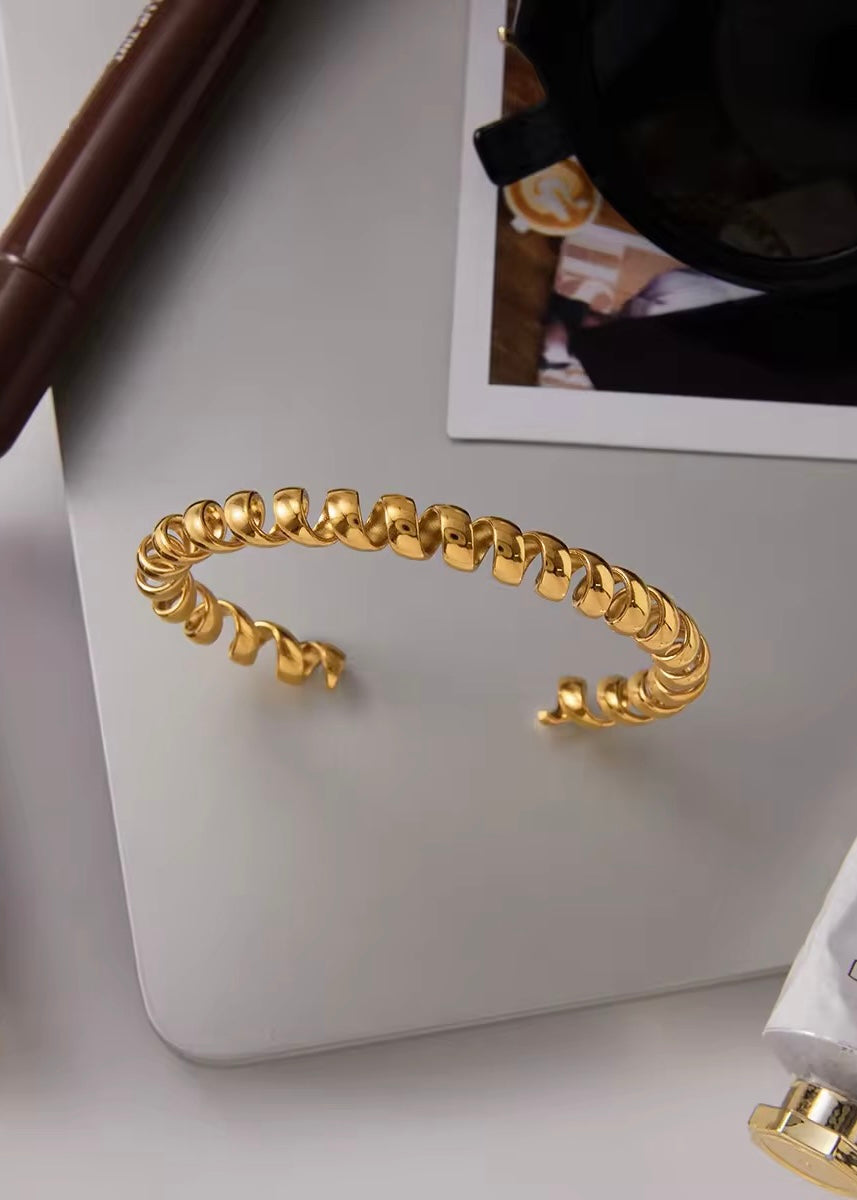 Spiral cuff bracelet