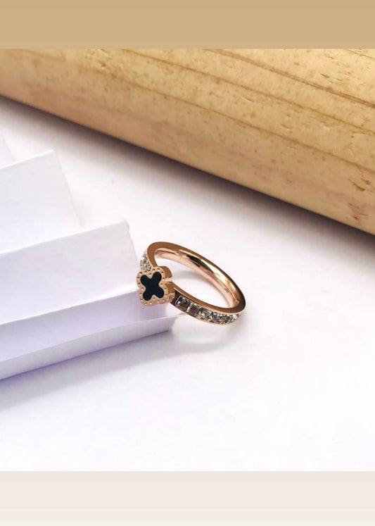 Clover bling ring