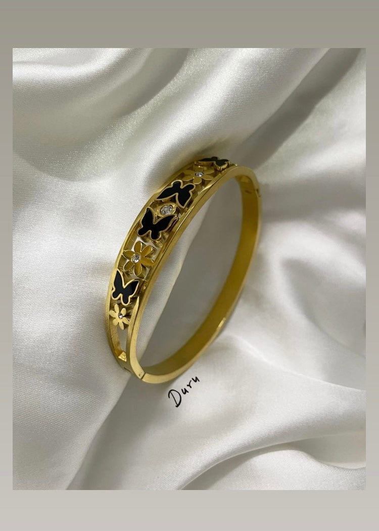Petals & wings bracelet