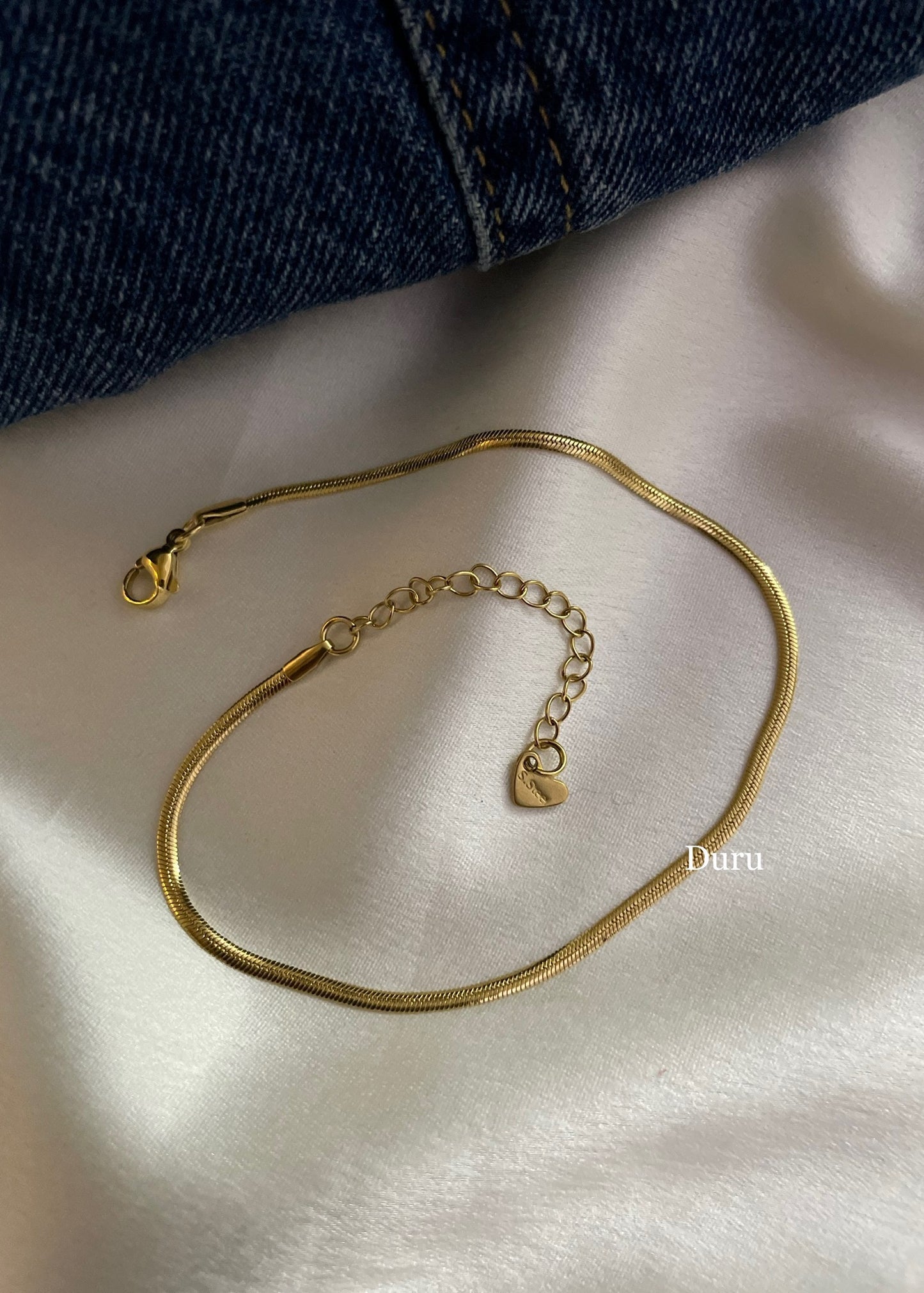 Sleek timeless anklet