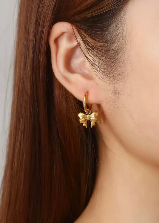 Detachable bow hoops