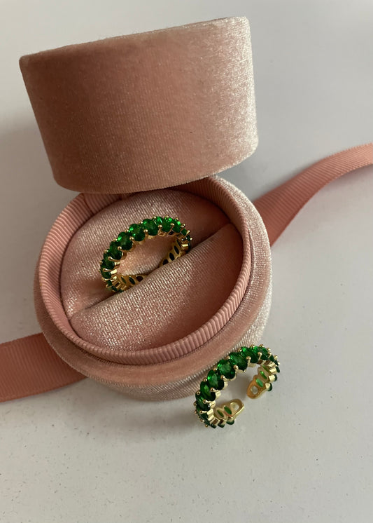 Emerald glow ring