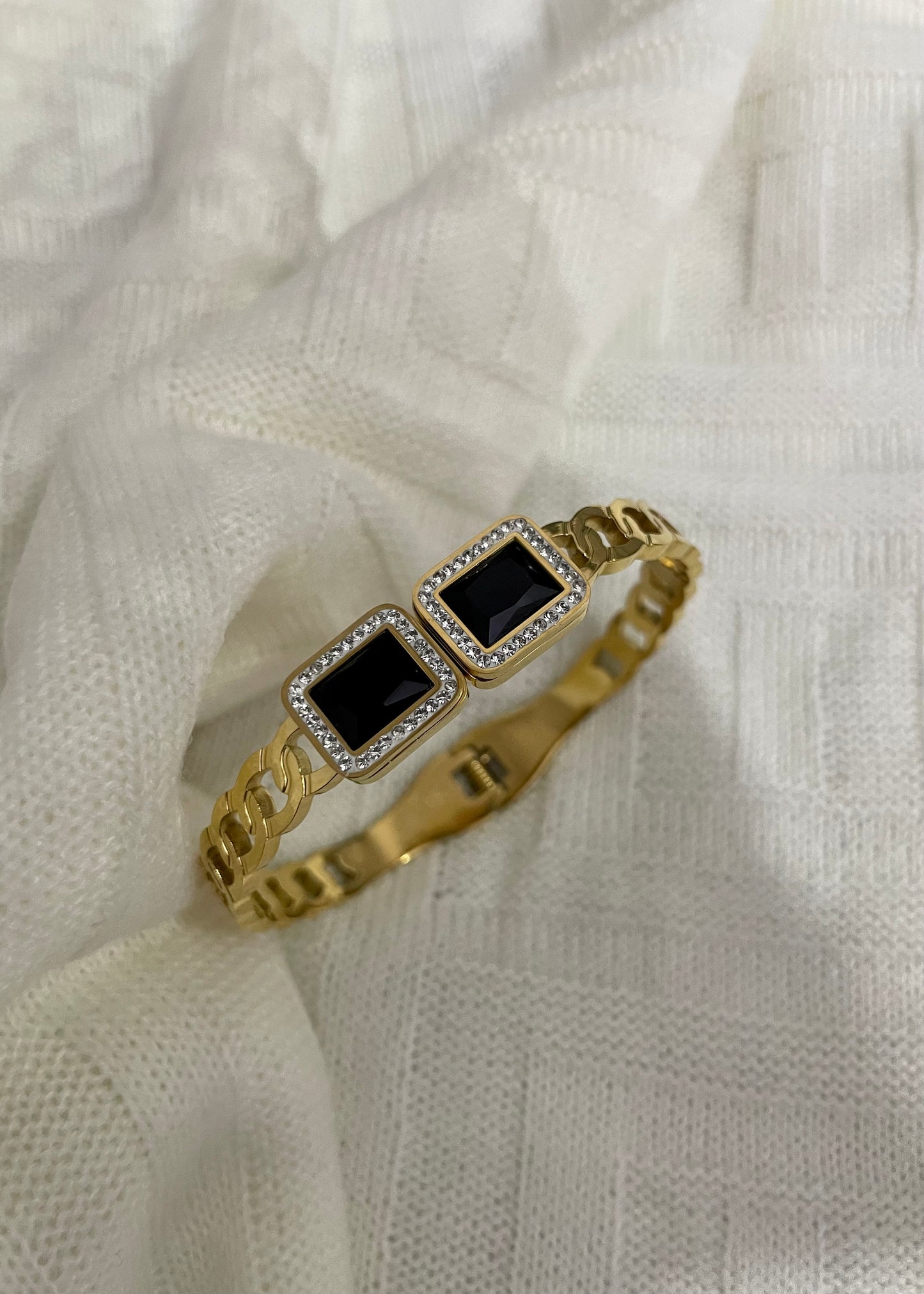 Black allure bracelet(Gold)