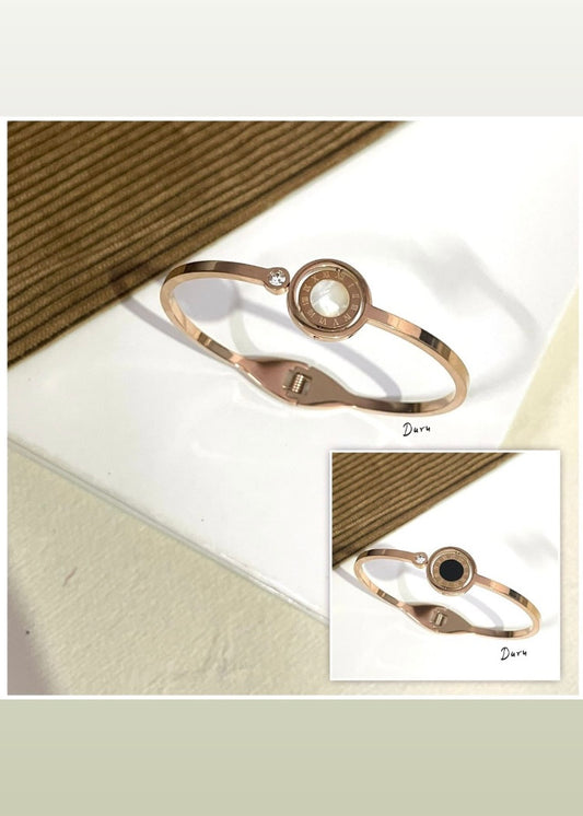 Reversible Roman bracelet