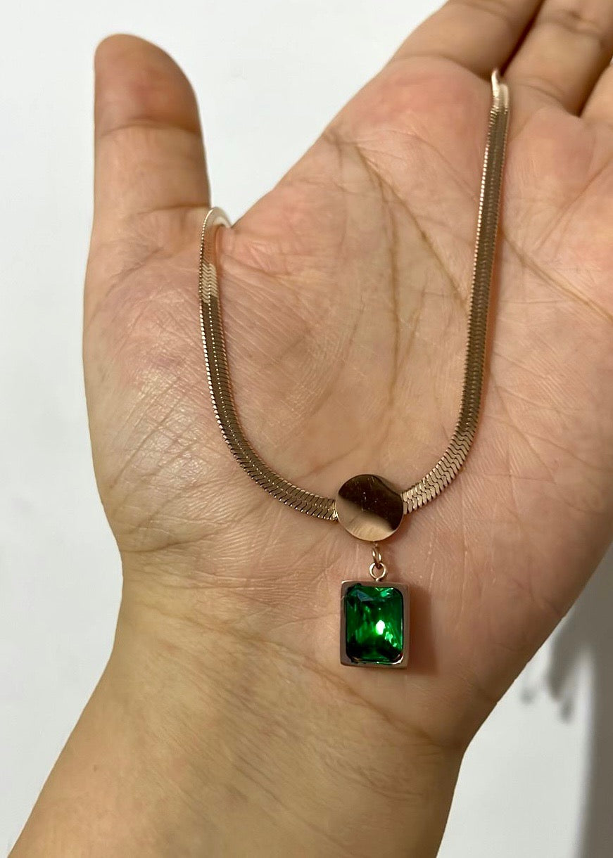 Luna emerald necklace