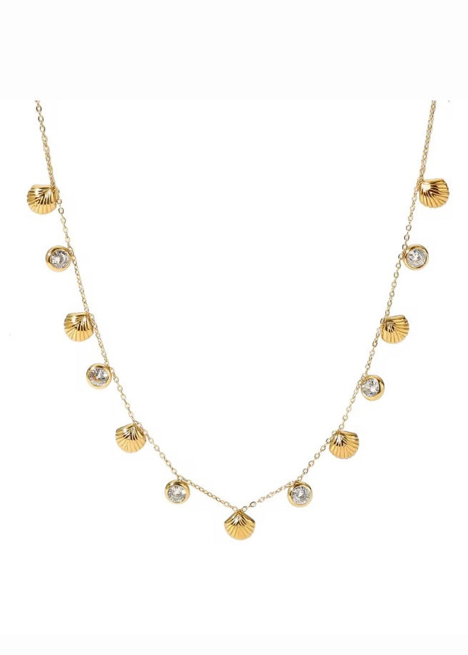 Solitaire shell necklace