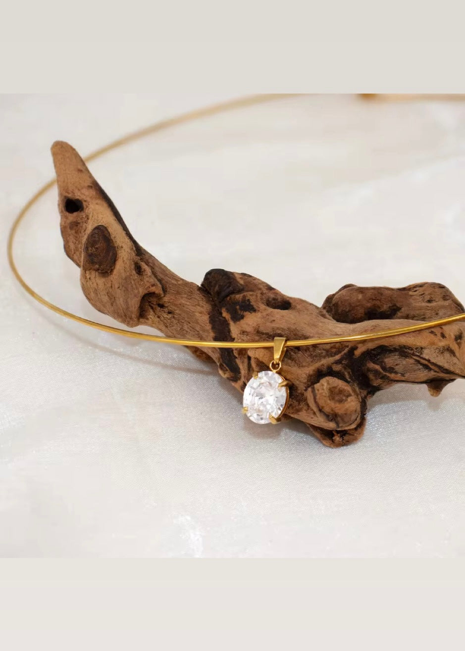 Solitaire hasli necklace