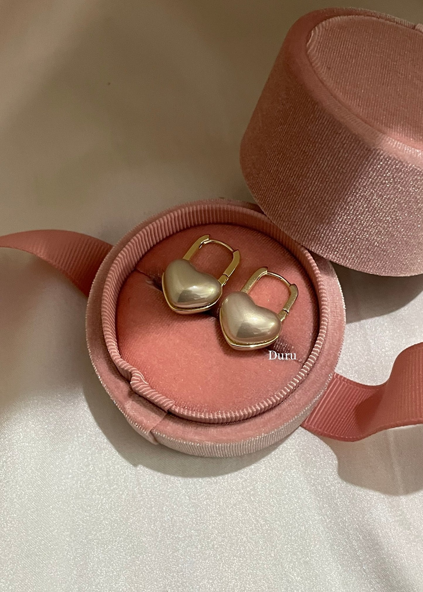 Puffy heart pearl hoops