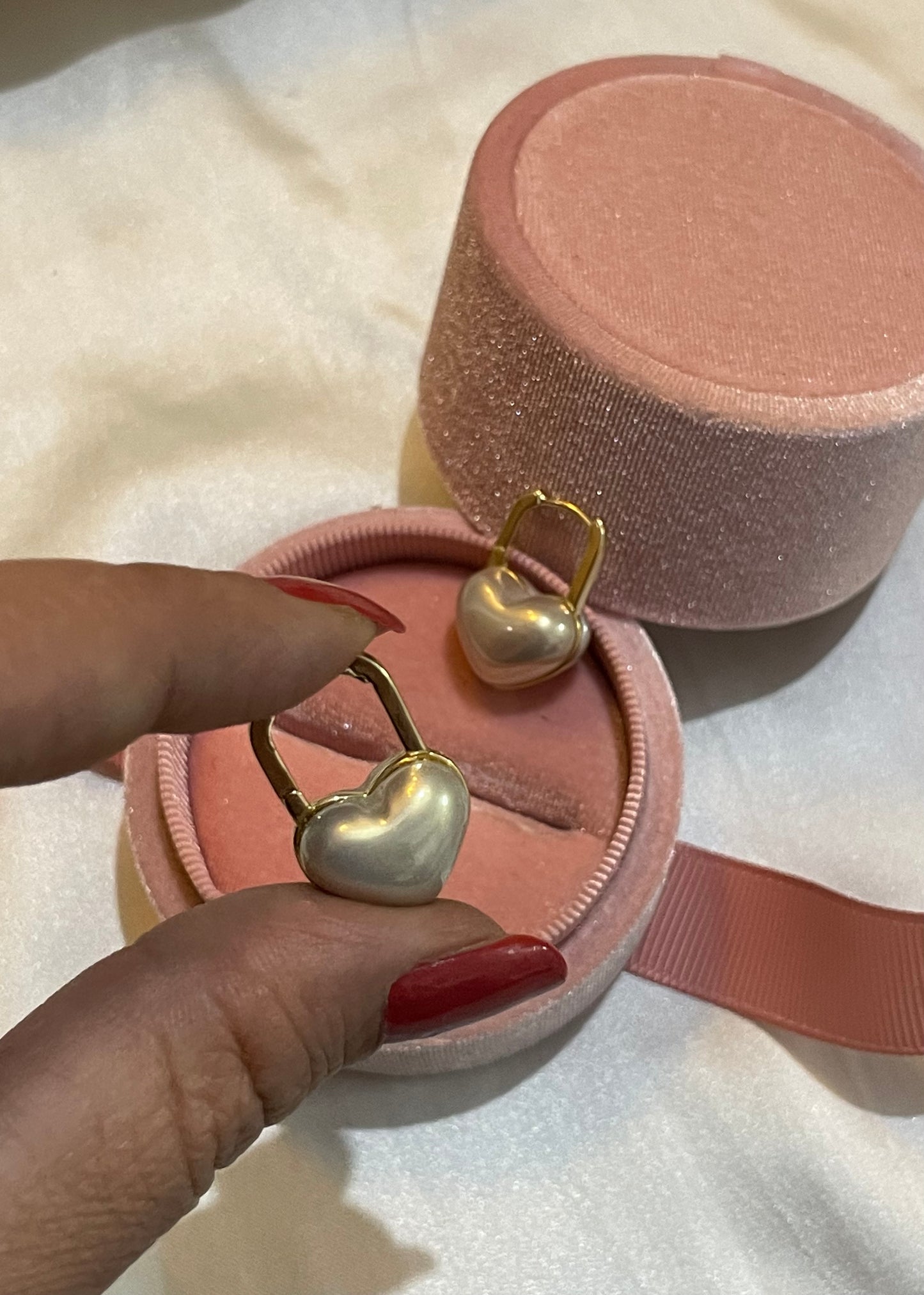 Puffy heart pearl hoops