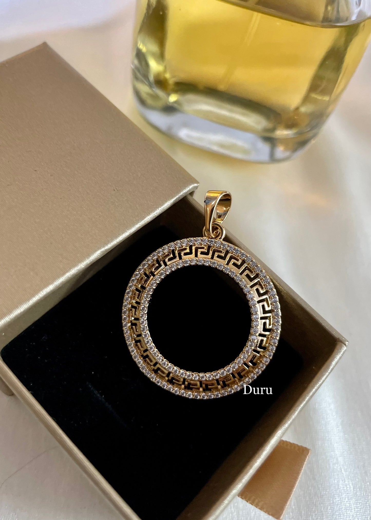 Disc pendant