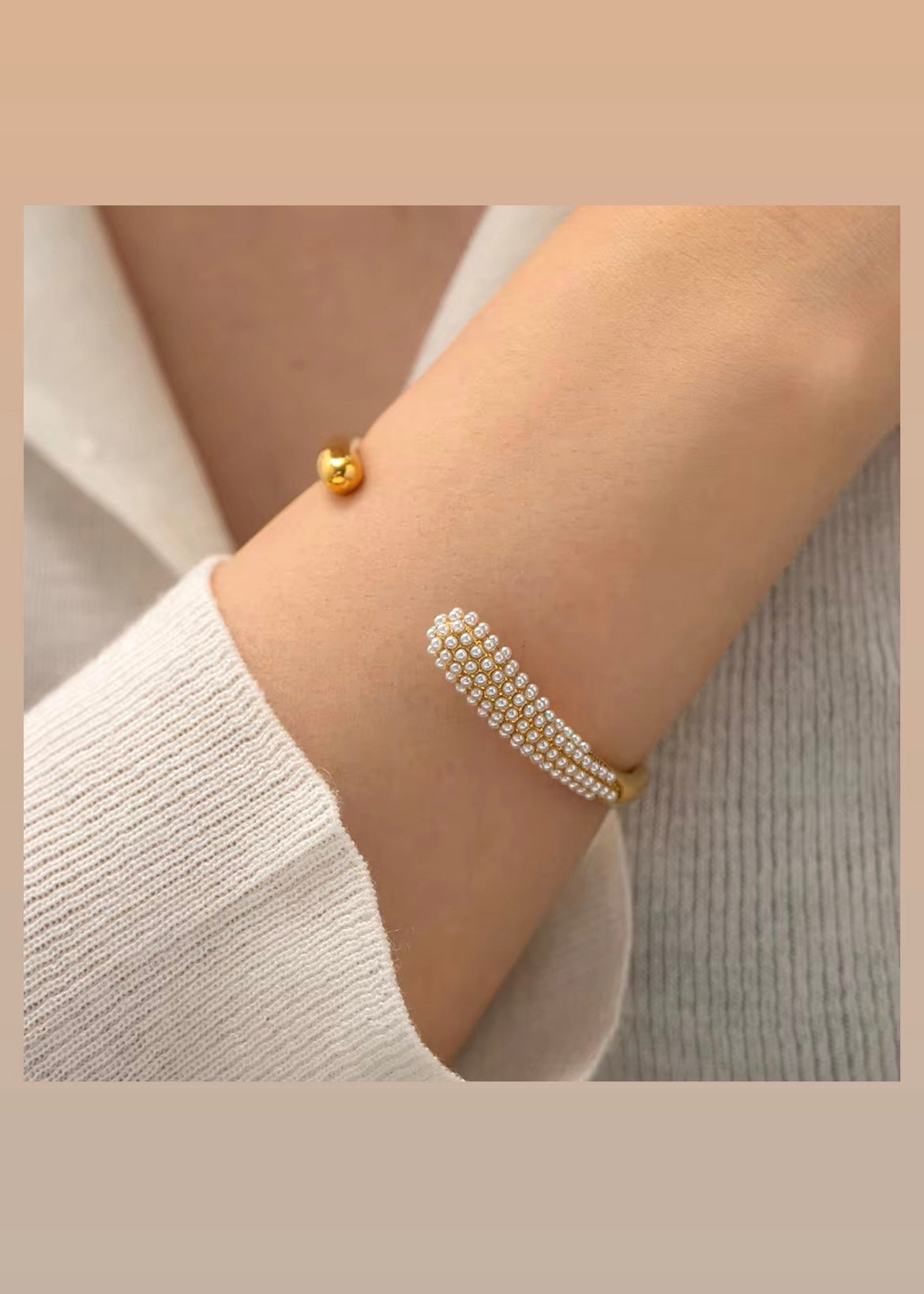 Pearls cuff bracelet