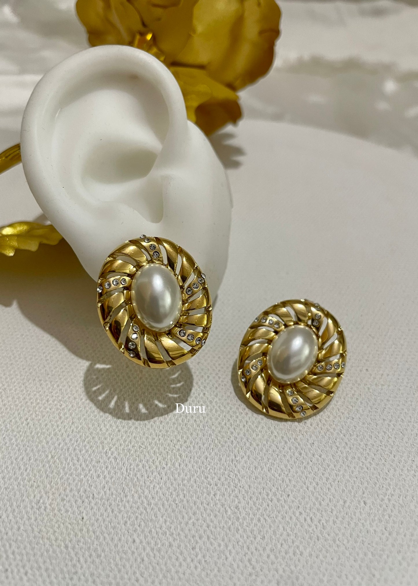 Statement pearl earrings