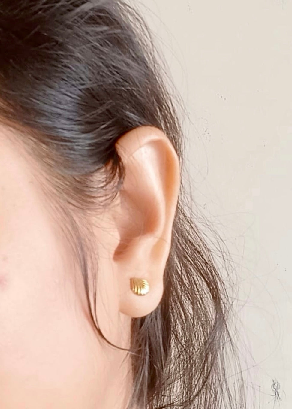 Mini shell earrings