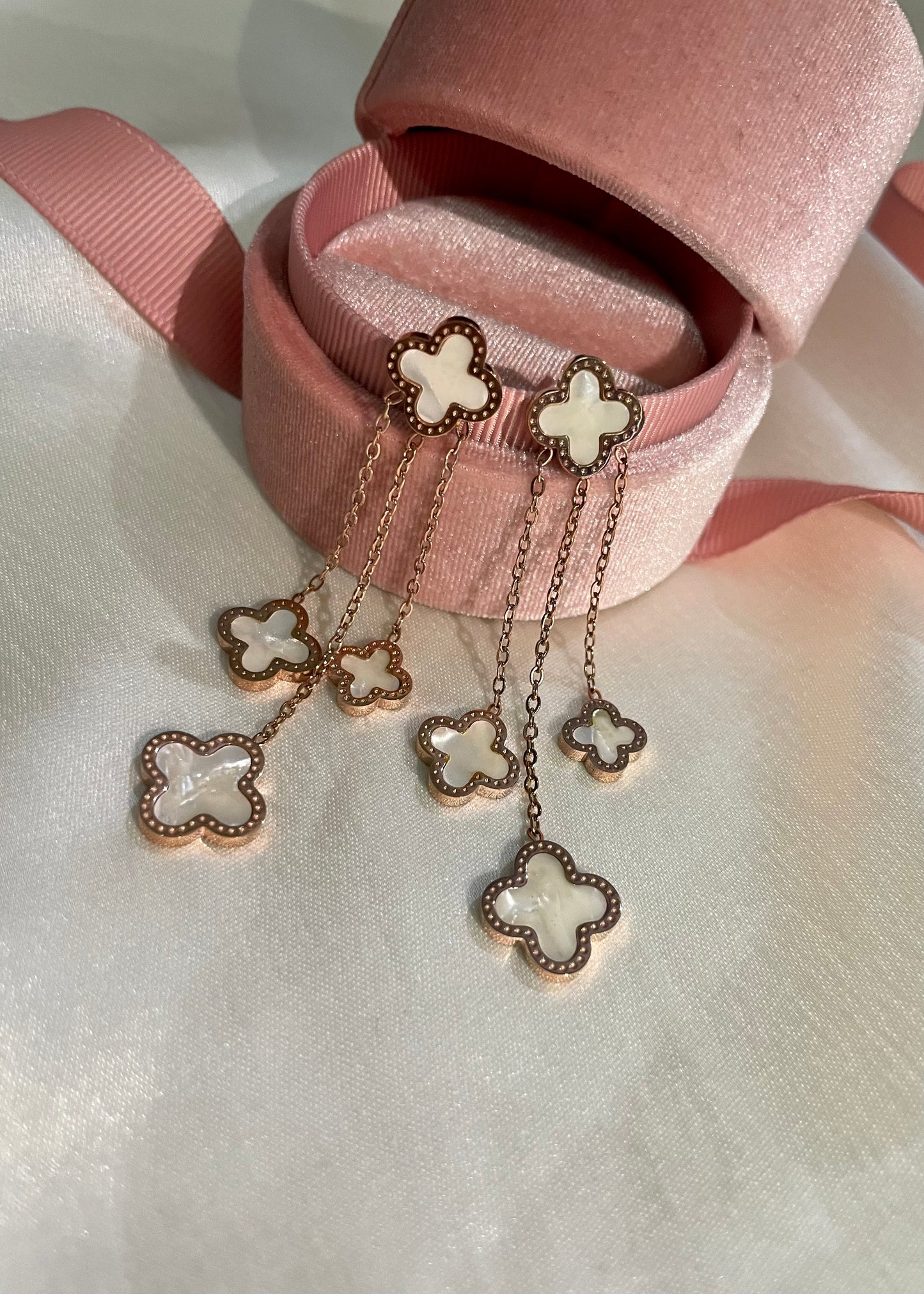 White clover gala earrings