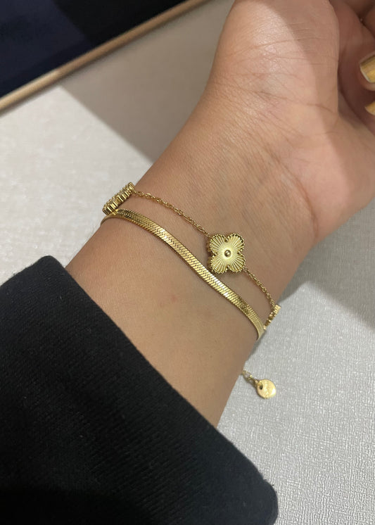 Double layer clover bracelet