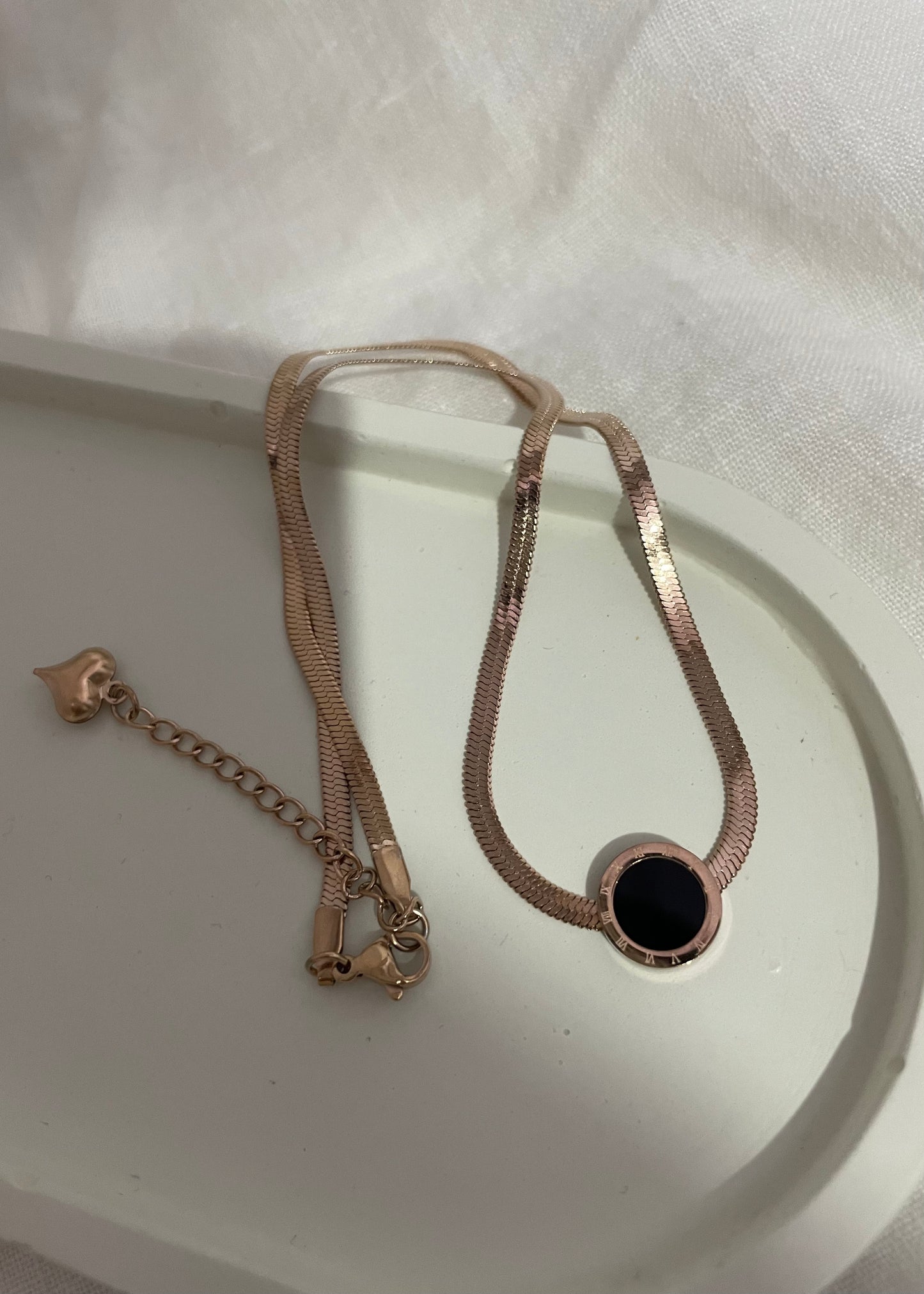 Roman snake necklace(Rosegold)