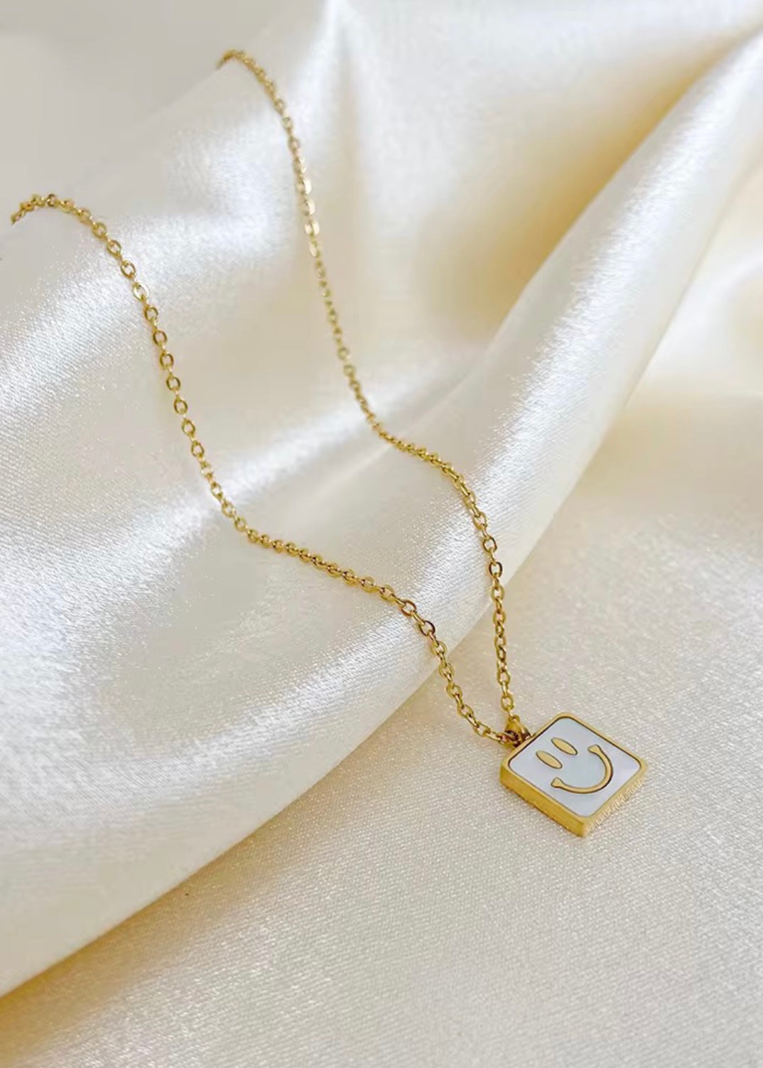 Smily necklace