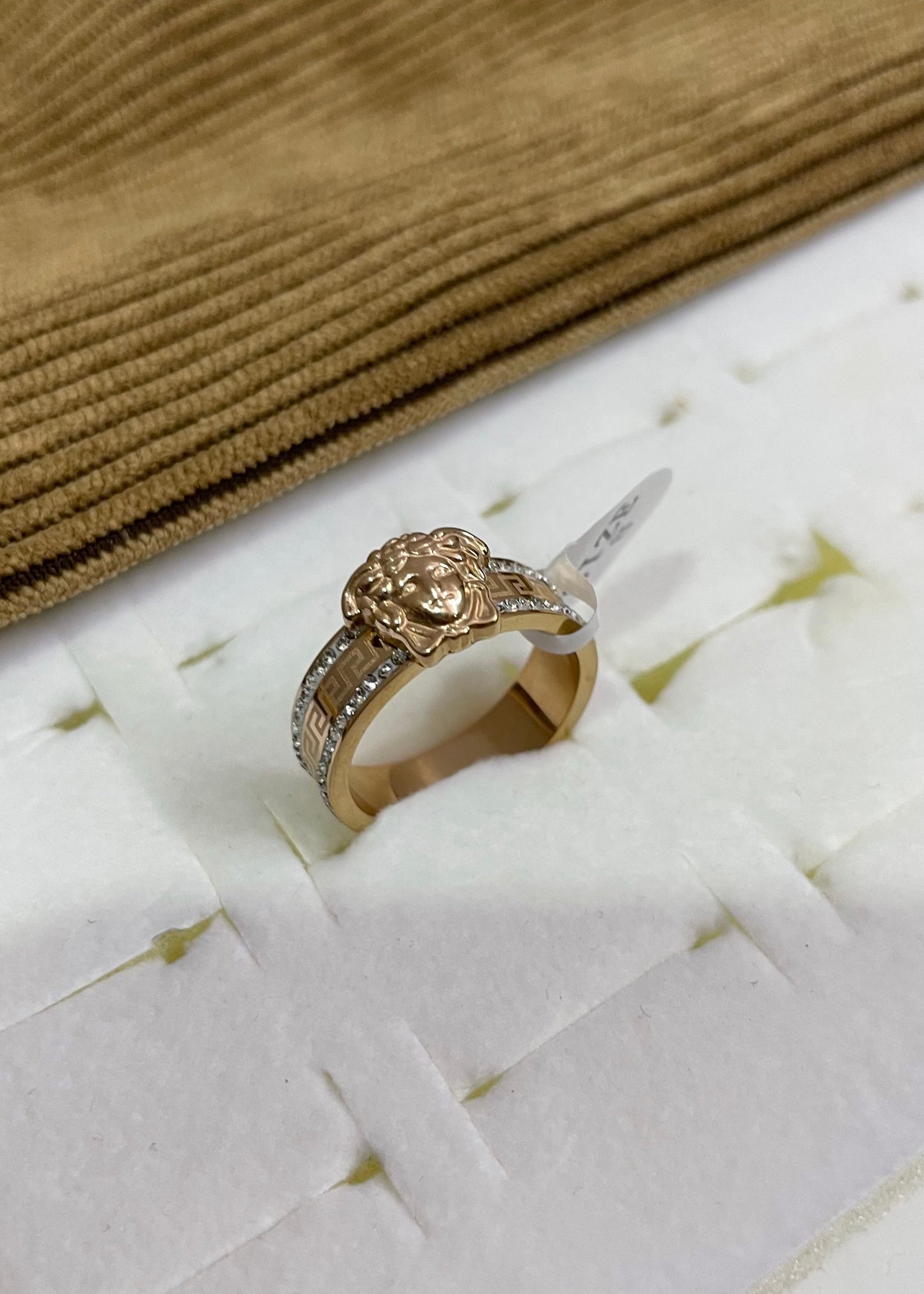 Medusa ring