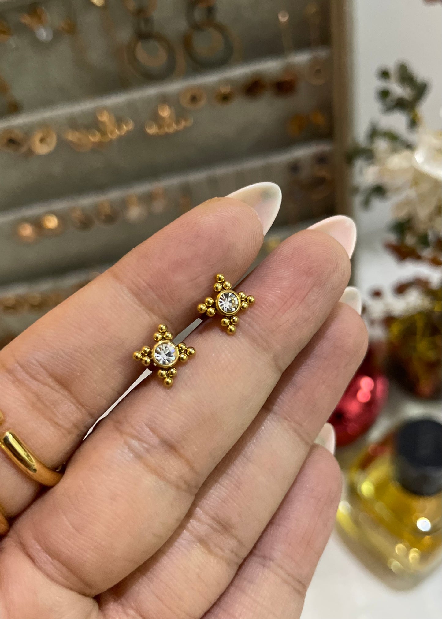 Alia studs