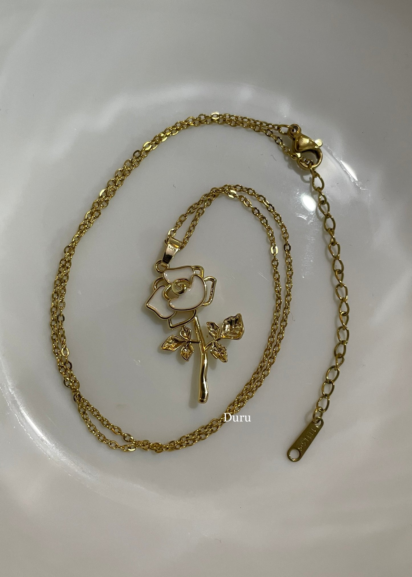 Rose necklace