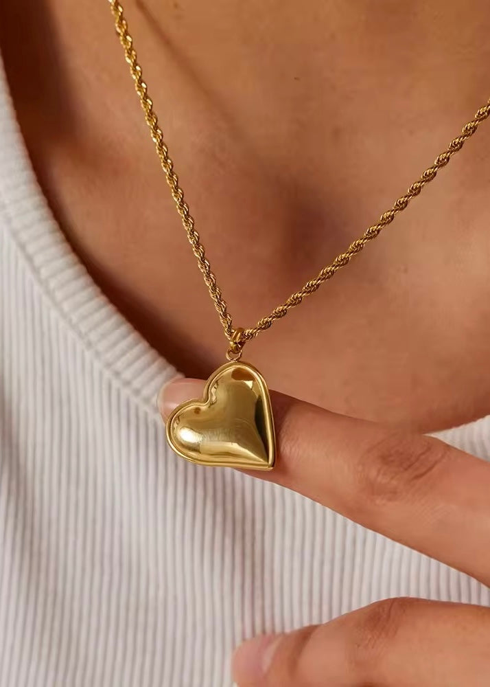 Dreamy heart necklace