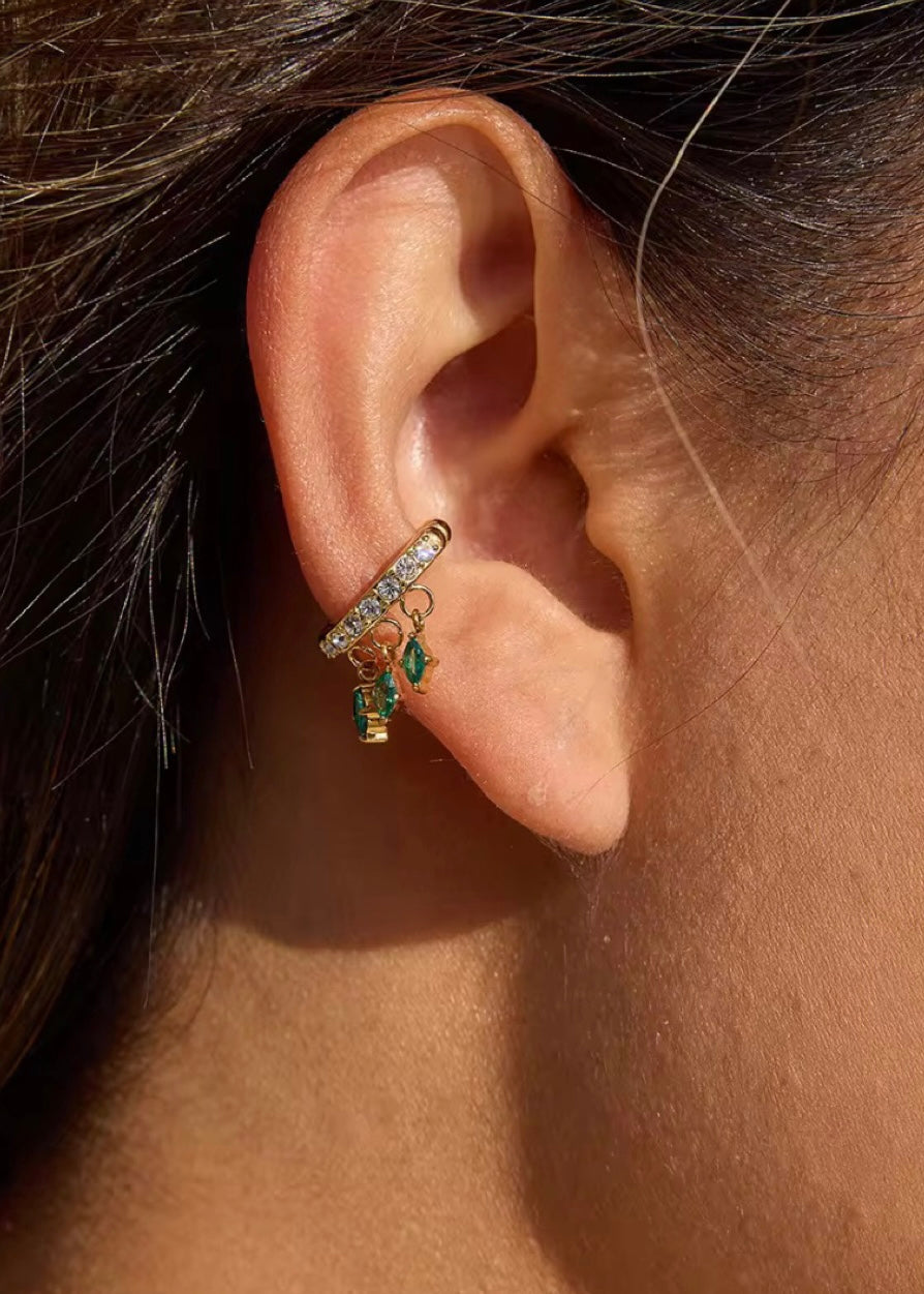 Emerald drops earcuff